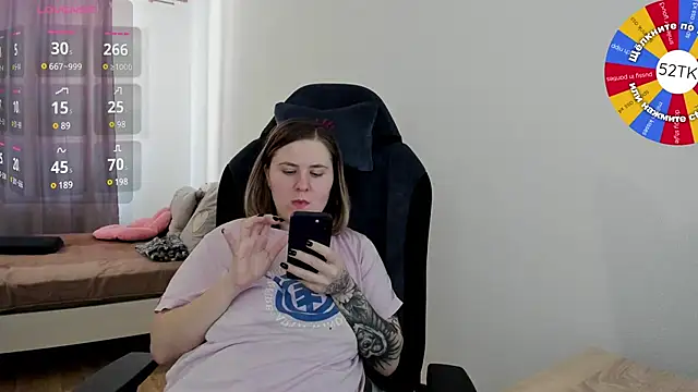 Olivia Munk online show from February 2025 09:11:01 AM