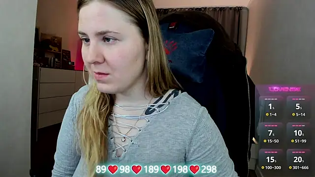 Olivia Munk online show from December 2025 03:56:02 AM