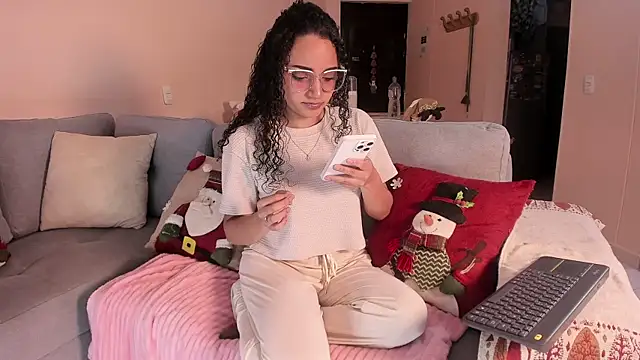 DAHLIA BROWNIE online show from December 2025 03:55:01 AM