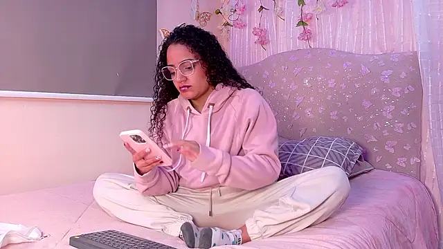 DAHLIA BROWNIE online show from February 2026 04:24:01 AM