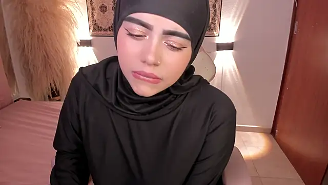 Snapshot of shayla_18 chatting on January 2025 07:42:02 PM shayla 18 online show from January 2025 07:42:02 PM