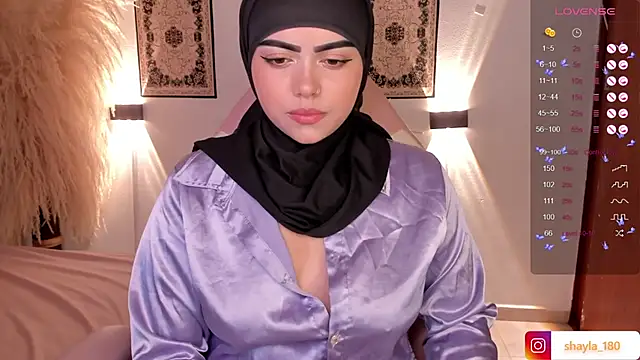 Snapshot of shayla_18 chatting on February 2025 02:22:02 AM shayla 18 online show from February 2025 02:22:02 AM