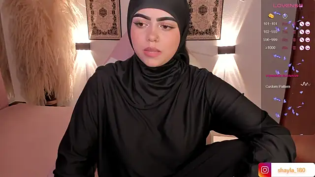 Snapshot of shayla_18 chatting on February 2025 09:46:02 PM shayla 18 online show from February 2025 09:46:02 PM