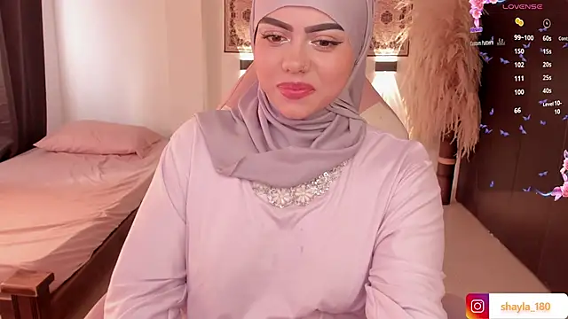 Snapshot of shayla_18 chatting on March 2025 08:45:02 PM shayla 18 online show from March 2025 08:45:02 PM