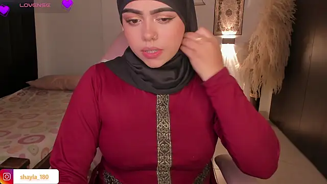 Snapshot of shayla_18 chatting on October 2025 03:38:01 AM shayla 18 online show from October 2025 03:38:01 AM