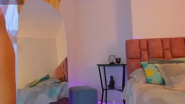 SunnyLeonz online show from November 2025 10:30:02 PM