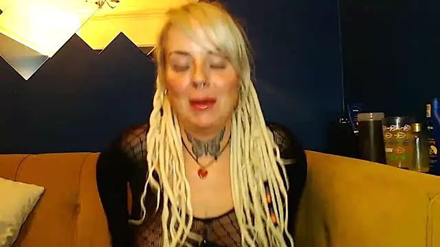 Snapshot of pixiedreadx chatting on October 2025 09:37:02 PM pixiedreadx online show from October 2025 09:37:02 PM