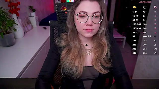RemyCute online show from May 2026 03:40:02 PM