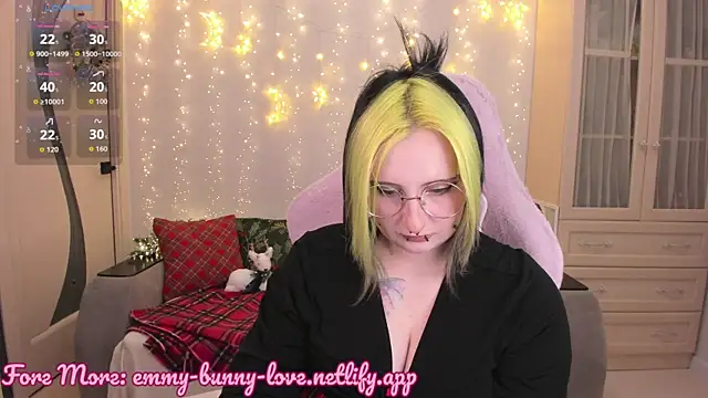 EmmyBunny online show from January 2026 12:19:01 PM