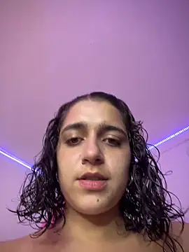 Snapshot of Alicia_Ruiz chatting on May 2026 08:02:02 PM Alicia Ruiz online show from May 2026 08:02:02 PM