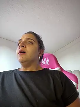 Snapshot of Alicia_Ruiz chatting on May 2026 08:04:02 PM Alicia Ruiz online show from May 2026 08:04:02 PM