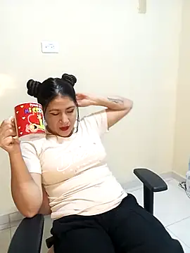 Snapshot of nammy__dirtyhott chatting on November 2025 01:55:02 PM nammy dirtyhott online show from November 2025 01:55:02 PM