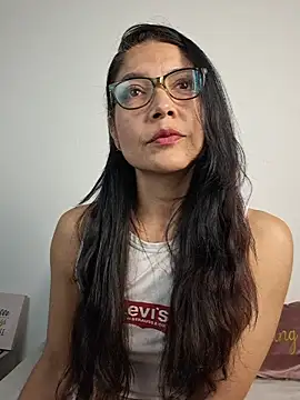 Snapshot of Alicesoul chatting on May 2026 11:44:02 PM Alicesoul online show from May 2026 11:44:02 PM