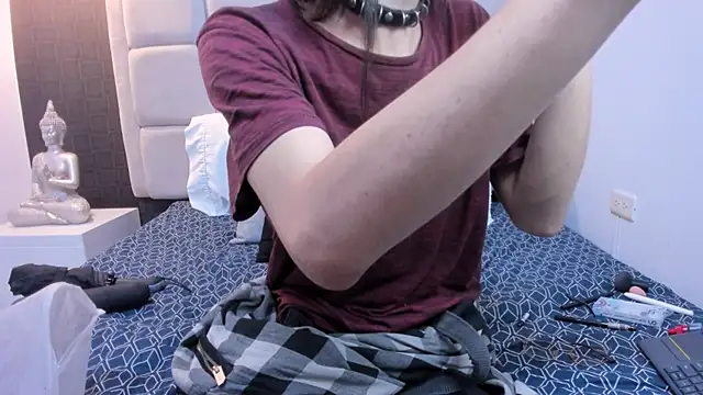 Hecatee 77 online show from February 2025 07:38:01 PM