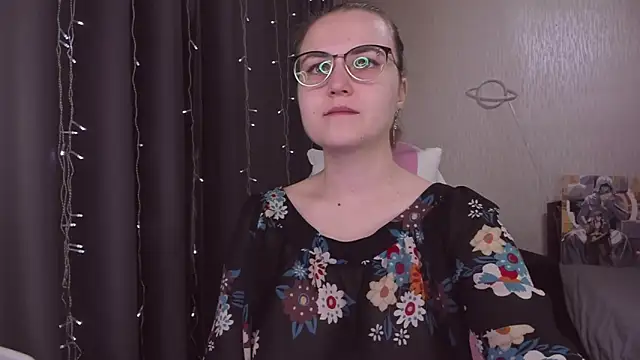 MissBrightShine online show from November 2025 10:15:01 AM