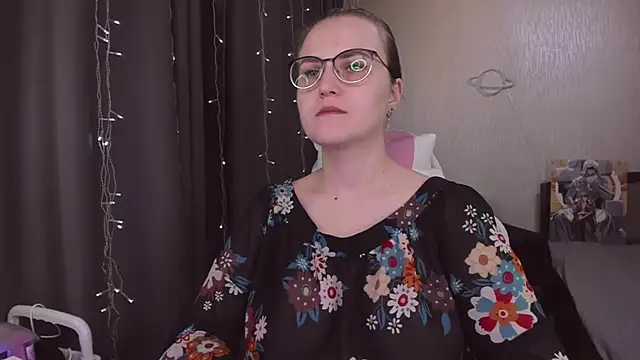 MissBrightShine online show from November 2025 11:18:02 AM