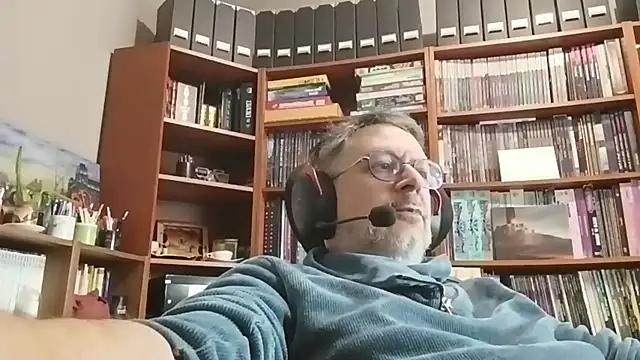 Mandra is a whore online show from November 2025 10:32:02 AM