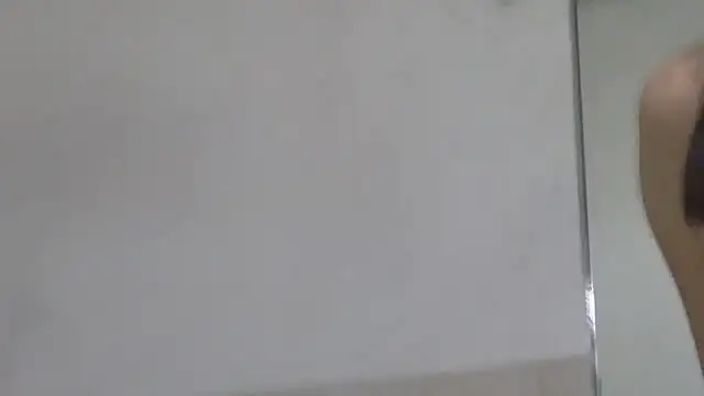 Snapshot of MIYAMOTO_MARINA chatting on January 2025 01:17:02 PM MIYAMOTO MARINA online show from January 2025 01:17:02 PM