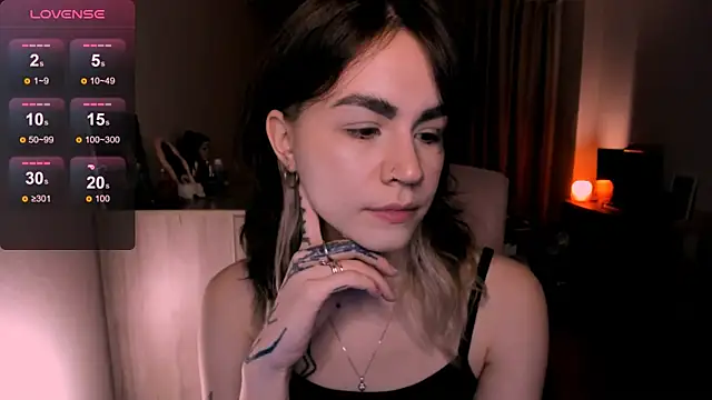 Snapshot of _selectrra chatting on March 2025 01:01:01 PM selectrra online show from March 2025 01:01:01 PM