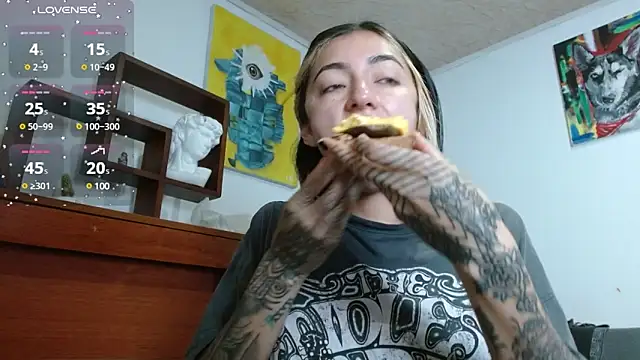 ZoeBakers  online show from March 2025 03:19:01 PM