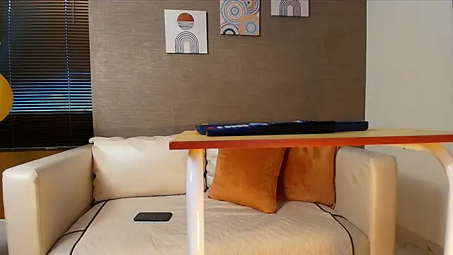 Sophie LittleS online show from January 2025 11:33:02 AM