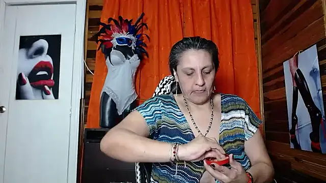 Snapshot of merlyna_goldens chatting on January 2025 03:15:01 AM merlyna goldens online show from January 2025 03:15:01 AM