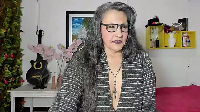 Snapshot of merlyna_goldens chatting on January 2025 06:13:02 AM merlyna goldens online show from January 2025 06:13:02 AM