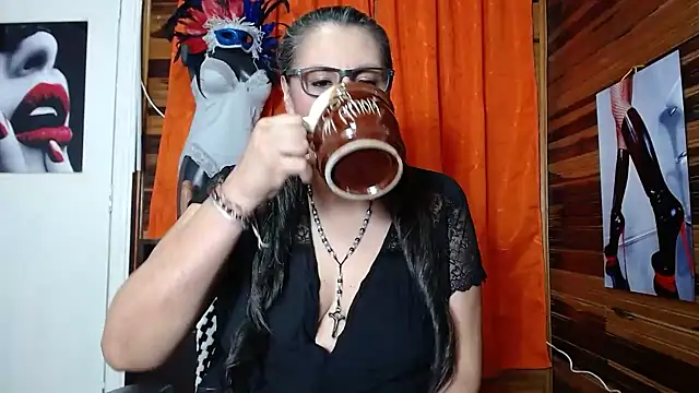 Snapshot of merlyna_goldens chatting on February 2025 09:15:01 AM merlyna goldens online show from February 2025 09:15:01 AM
