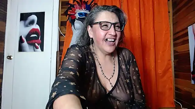 Snapshot of merlyna_goldens chatting on February 2025 06:08:01 AM merlyna goldens online show from February 2025 06:08:01 AM