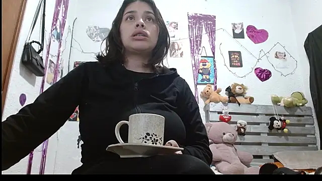 Snapshot of Saray_extrovert_ chatting on December 2024 04:56:02 AM Saray extrovert online show from December 2024 04:56:02 AM