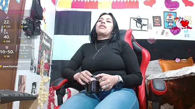 Snapshot of Saray_extrovert_ chatting on November 2025 05:32:02 AM Saray extrovert online show from November 2025 05:32:02 AM