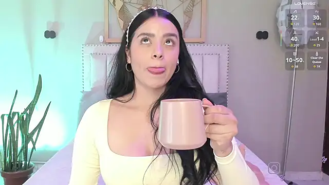 Paula Desousa online show from January 2026 07:30:01 PM