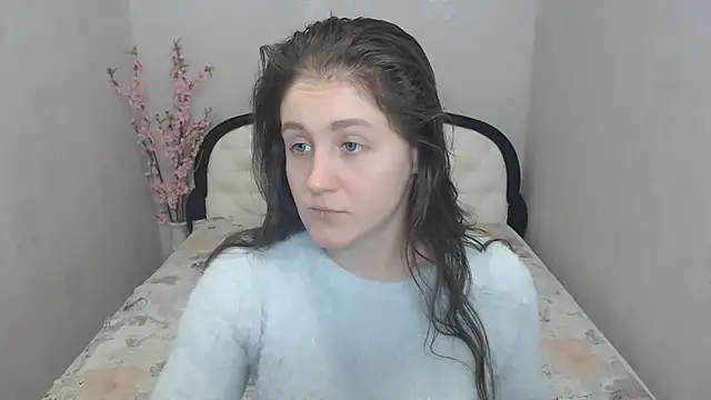 Holliy Cooper online show from December 2024 08:38:02 AM