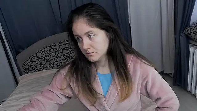 Holliy Cooper online show from December 2025 10:35:01 AM