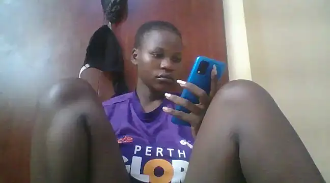Snapshot of prettychic5 chatting on December 2024 08:07:02 AM prettychic5 online show from December 2024 08:07:02 AM