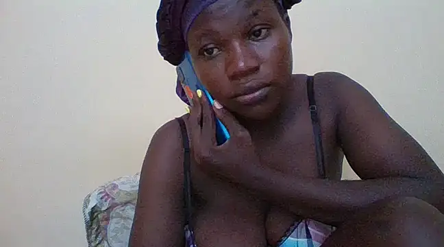 Snapshot of prettychic5 chatting on January 2025 01:12:02 PM prettychic5 online show from January 2025 01:12:02 PM