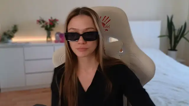 Snapshot of Madi_soon chatting on February 2025 11:38:02 AM Madi soon online show from February 2025 11:38:02 AM