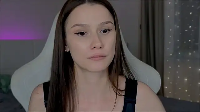 Snapshot of Madi_soon chatting on October 2025 06:27:02 PM Madi soon online show from October 2025 06:27:02 PM