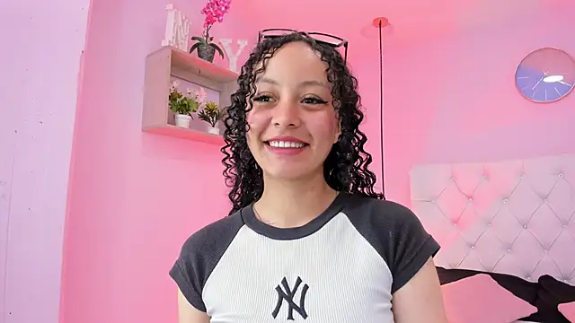 Snapshot of Xiomi_Lz chatting on October 2025 03:56:02 AM Xiomi Lz online show from October 2025 03:56:02 AM