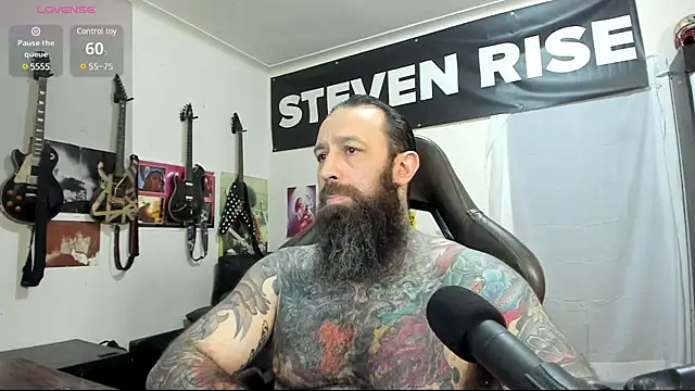 Snapshot of StevenRiseNYC chatting on February 2025 09:25:02 PM StevenRiseNYC online show from February 2025 09:25:02 PM