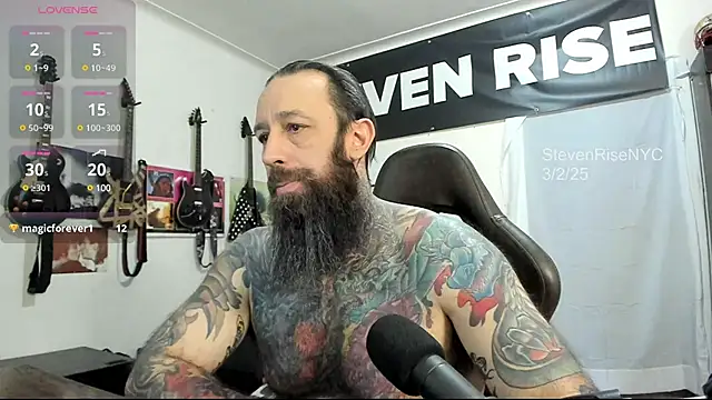 Snapshot of StevenRiseNYC chatting on March 2025 11:53:01 PM StevenRiseNYC online show from March 2025 11:53:01 PM