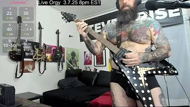 Snapshot of StevenRiseNYC chatting on March 2025 03:40:01 AM StevenRiseNYC online show from March 2025 03:40:01 AM