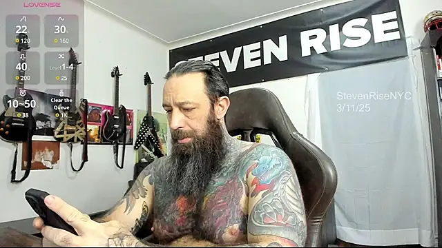 Snapshot of StevenRiseNYC chatting on March 2025 01:01:01 PM StevenRiseNYC online show from March 2025 01:01:01 PM