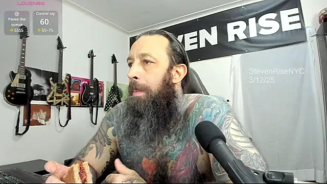 Snapshot of StevenRiseNYC chatting on March 2025 05:33:01 AM StevenRiseNYC online show from March 2025 05:33:01 AM
