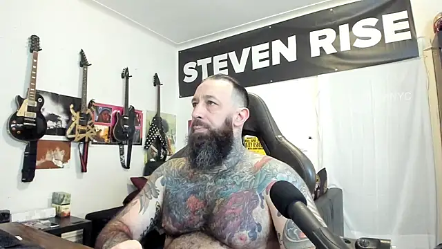 Snapshot of StevenRiseNYC chatting on September 2025 06:29:02 PM StevenRiseNYC online show from September 2025 06:29:02 PM