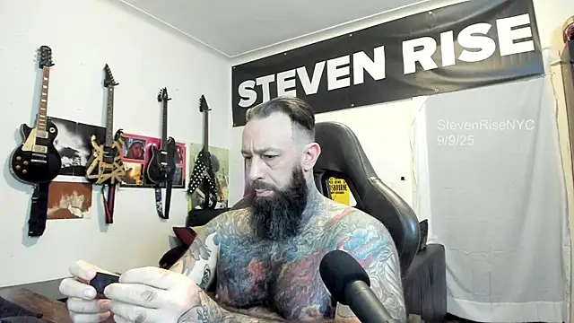 Snapshot of StevenRiseNYC chatting on September 2025 10:59:02 AM StevenRiseNYC online show from September 2025 10:59:02 AM
