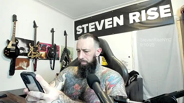 Snapshot of StevenRiseNYC chatting on September 2025 04:56:02 AM StevenRiseNYC online show from September 2025 04:56:02 AM