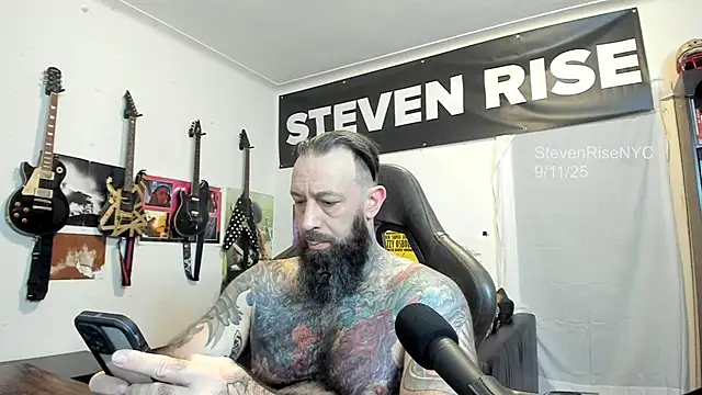 Snapshot of StevenRiseNYC chatting on September 2025 02:17:01 PM StevenRiseNYC online show from September 2025 02:17:01 PM