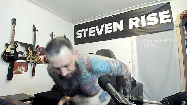 Snapshot of StevenRiseNYC chatting on September 2025 02:55:02 AM StevenRiseNYC online show from September 2025 02:55:02 AM