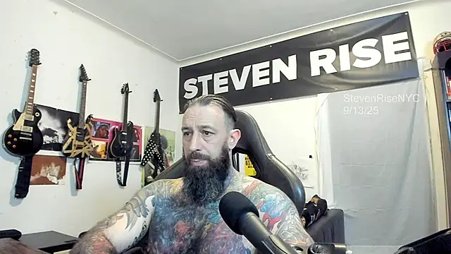 Snapshot of StevenRiseNYC chatting on September 2025 02:11:02 AM StevenRiseNYC online show from September 2025 02:11:02 AM
